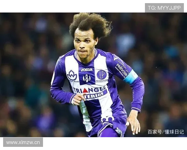 阿劳霍中卫统治力持续提升，防守表现稳健